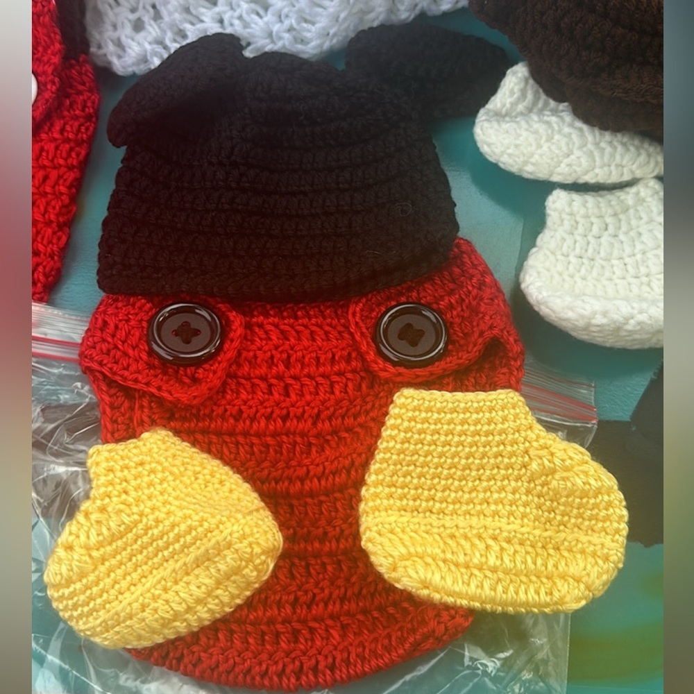 Mickie mouse crochet outfit